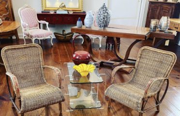 Le Barn Antiques