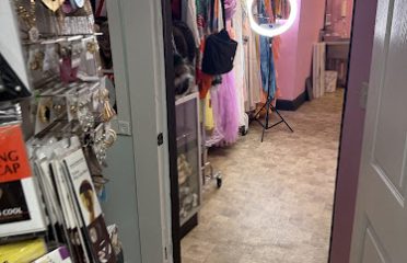 Devine Showroom Fashion