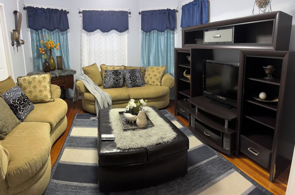 East Hartford, CT Vacation Rentals - Central Area, East Hartford CT Vacation Rental, Vacation Home Rentals In CT